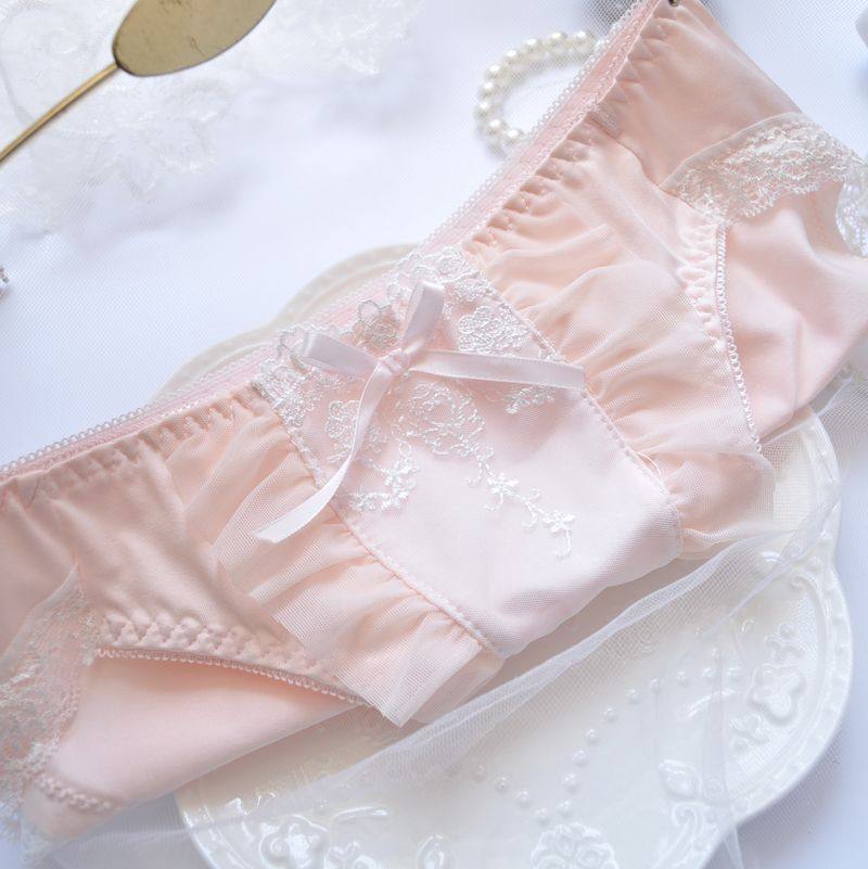 3条包邮日系刺绣小清新少女可爱飞边中腰三角无痕女式内裤M-XXL,淘宝优惠券,粉丝福利购,淘宝优惠卷
