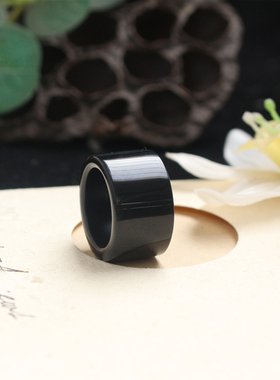 简约大气和田玉墨玉宽版直切指环