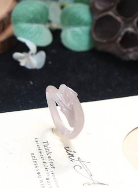 简约大气和田玉烟紫双螭龙戒指