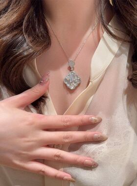 锁骨轻奢高级感中式女项链批发配饰精致百搭气质链颈链窗花贝母白