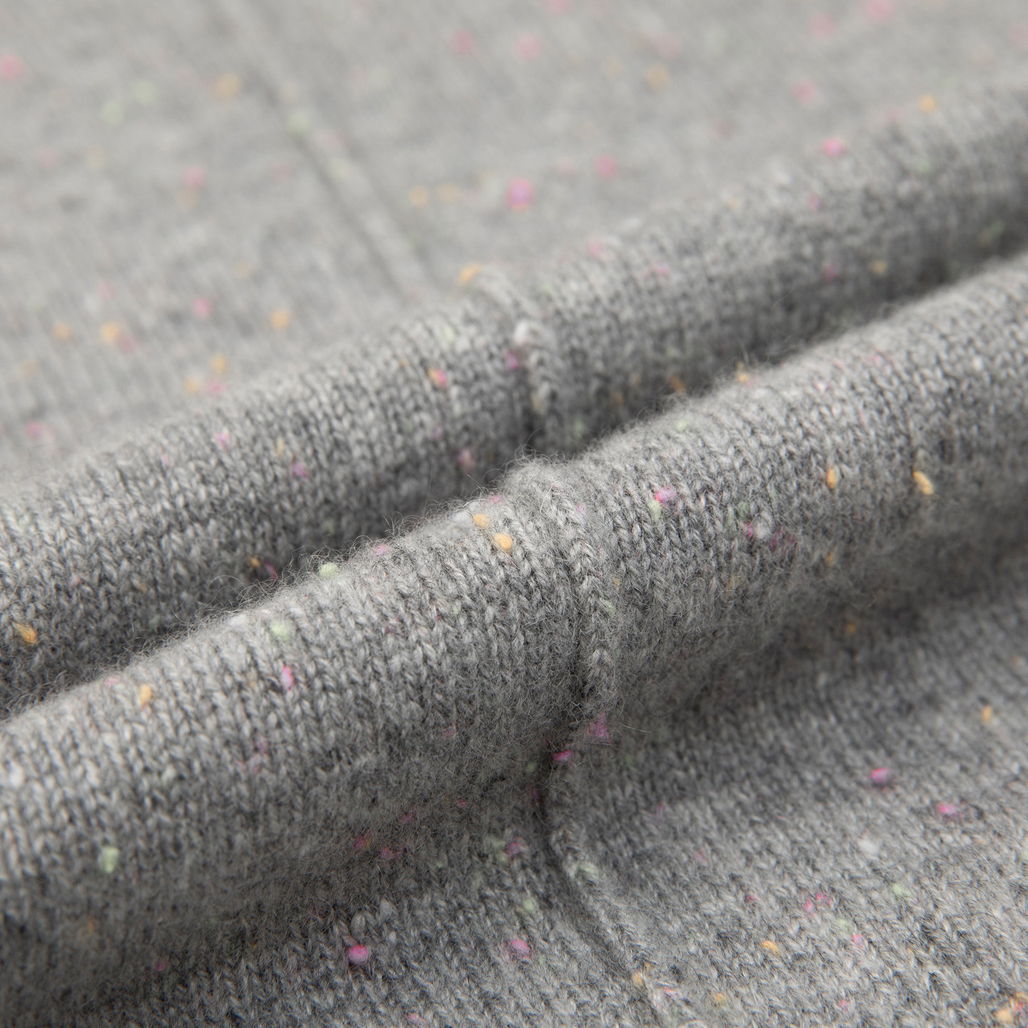 皮皮狗秋冬新款圆领落肩宽松休闲花式彩点纱女士套头羊绒衫,淘宝优惠券,粉丝福利购,淘宝优惠卷