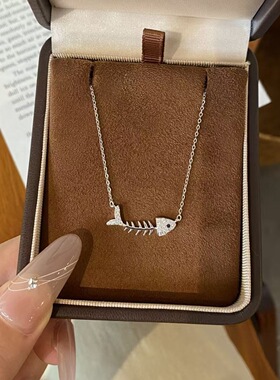 S925银鱼骨项链女轻奢小众设计感镶钻鱼骨头锁骨链2026新款送礼物