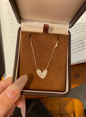 S925纯银V型爱心项链女轻奢满钻梯方钻锁骨链精致百搭颈链送女友