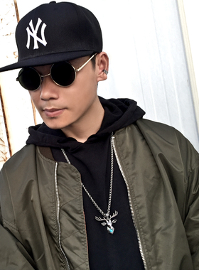 复古鹿头项链男个性潮人钛钢