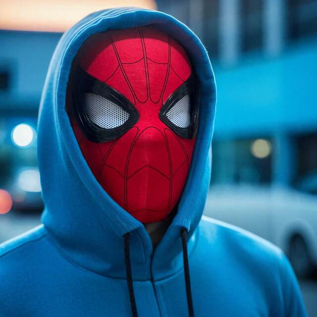 Spider-Man Hood Mask ມີຕາທີ່ເຄື່ອນຍ້າຍໄດ້