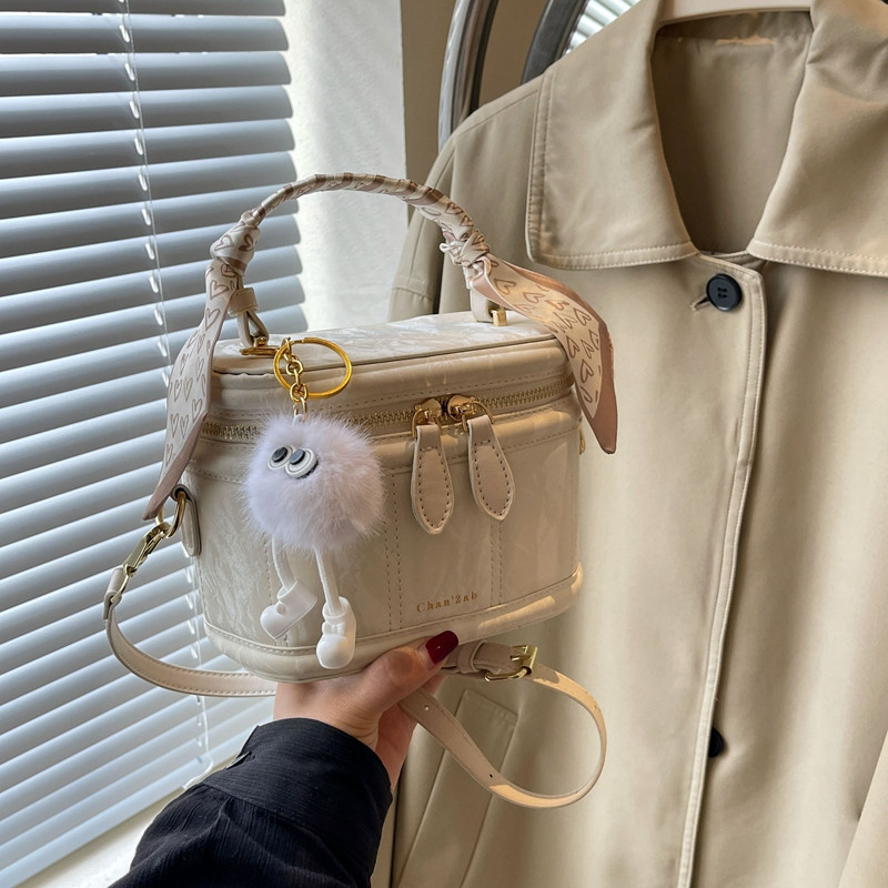 斜挎包百搭超火小包包女2025新款轻奢小众高级感单肩包手提盒子包,淘宝优惠券,粉丝福利购,淘宝优惠卷