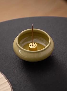 小号陶瓷三足供佛线香炉