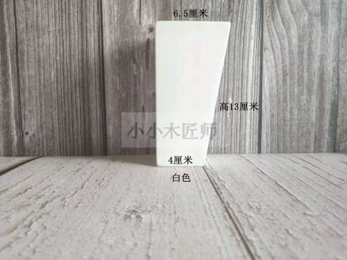 Твердый деревянный диван