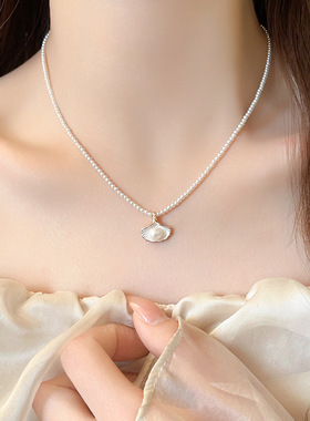 法式白色画油扇形珍珠项链气质复古小众设计高级感洋气百搭锁骨