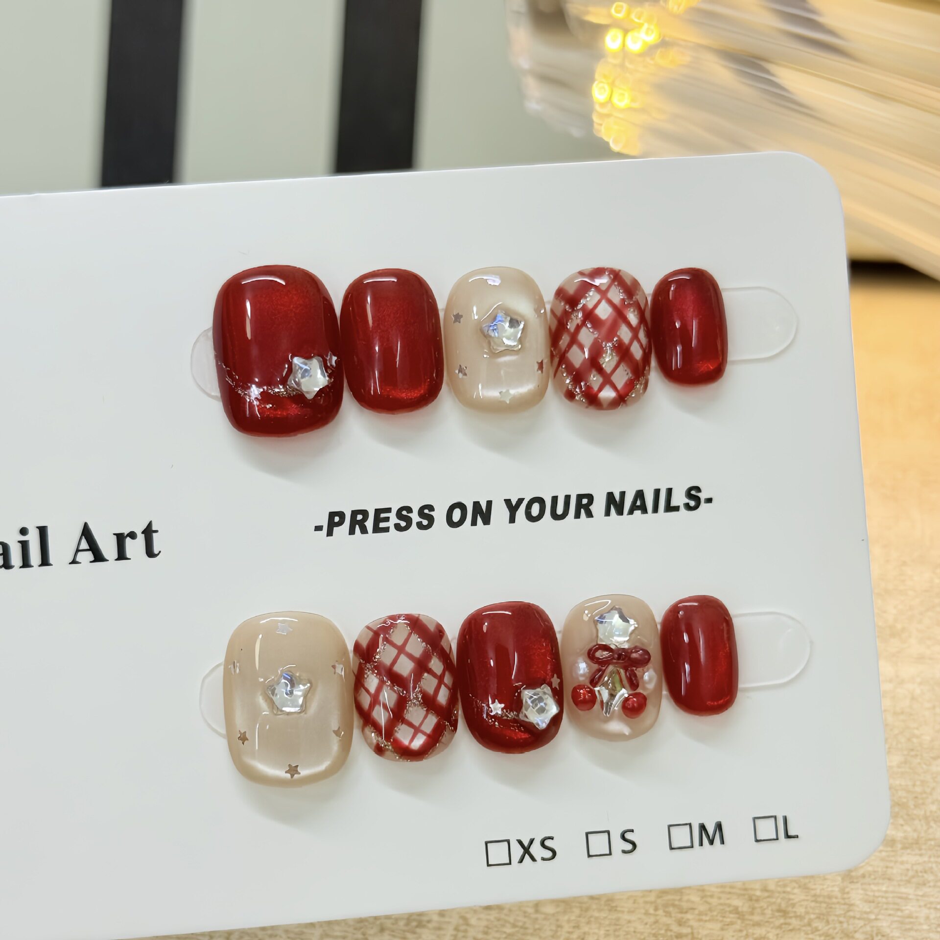 酒红甜格小香风格纹爆闪猫眼穿戴甲新年显白气质氛围感喜庆美甲 - 图3