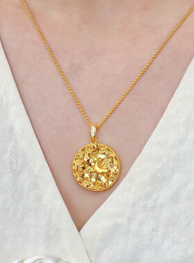 立体花环独角兽吊坠沙金雕花小飞马项链女精致黄金色锁骨项链2026