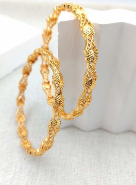 2025新款热销镀金合金手镯跨境爆款卡扣设计感轻奢缕空时尚手环女