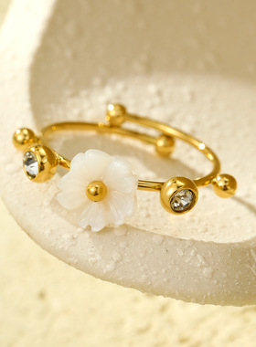 2025款欧美时尚气质INS花朵钛钢戒指女士高级感白蝶贝镶锆石指环