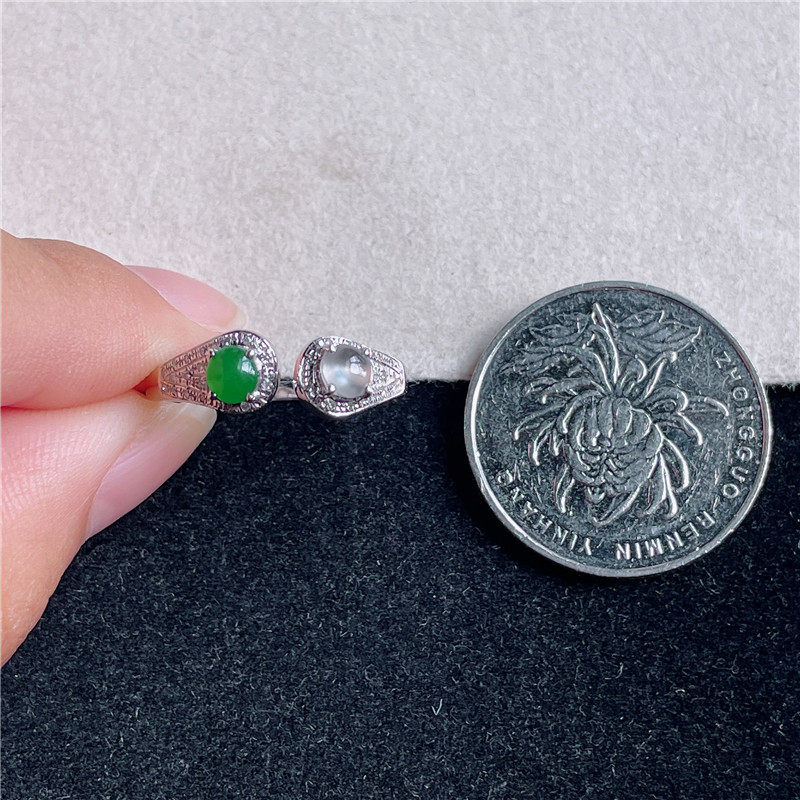 New product in September Hongyu Jadeite 18k gold inlaid ice waxy white ice sun green double cabochon exquisite ring A940909