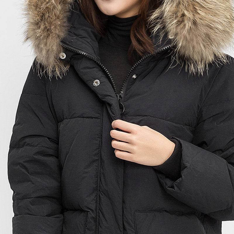  艾格银座羽绒服