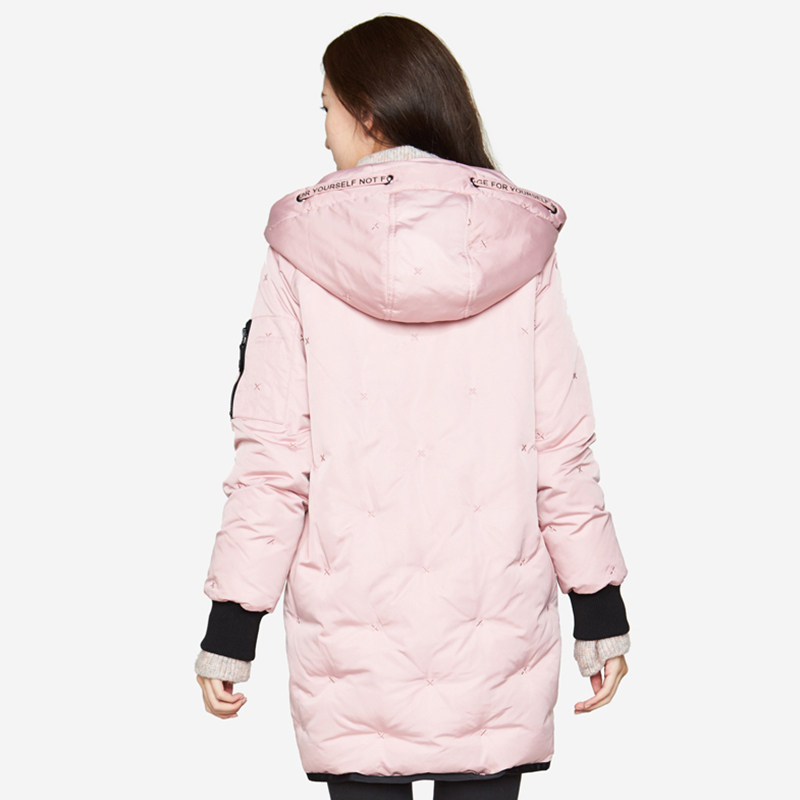  艾格银座羽绒服