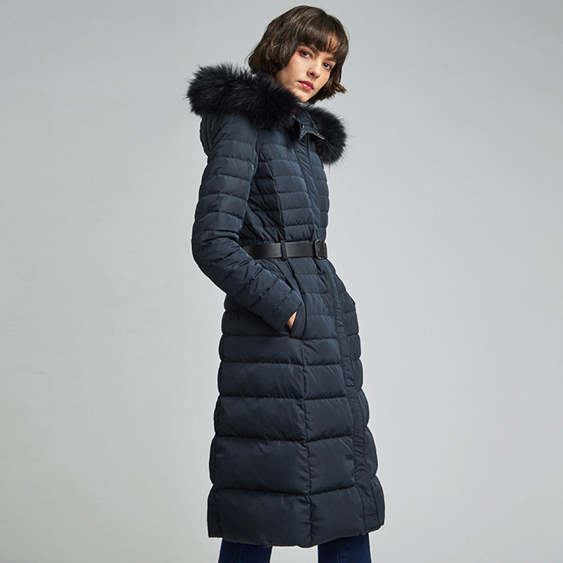  艾格银座羽绒服