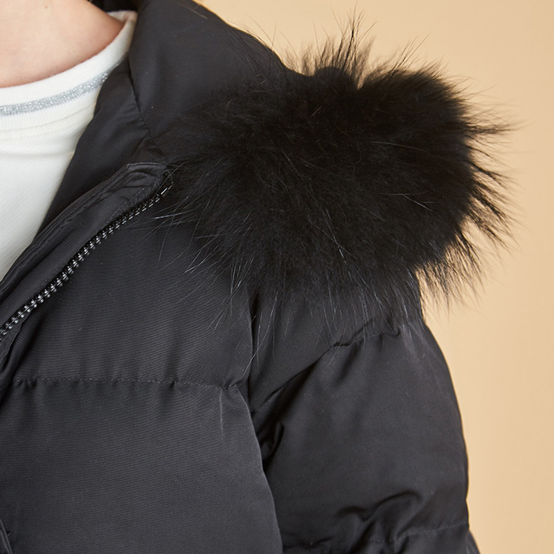  艾格银座羽绒服