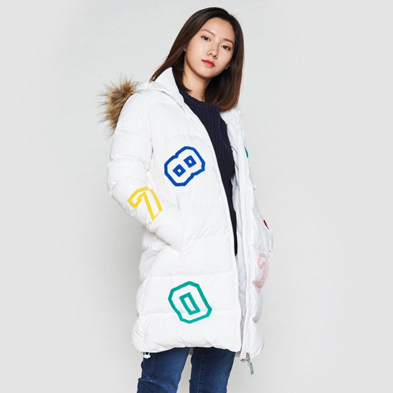 艾格冬季女装印花字母中长款白鸭绒 艾格银座羽绒服