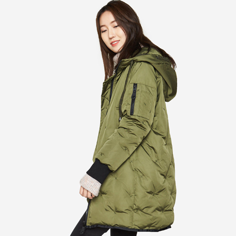  艾格银座羽绒服