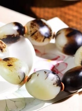 黑沁皮原石籽料手链带证书