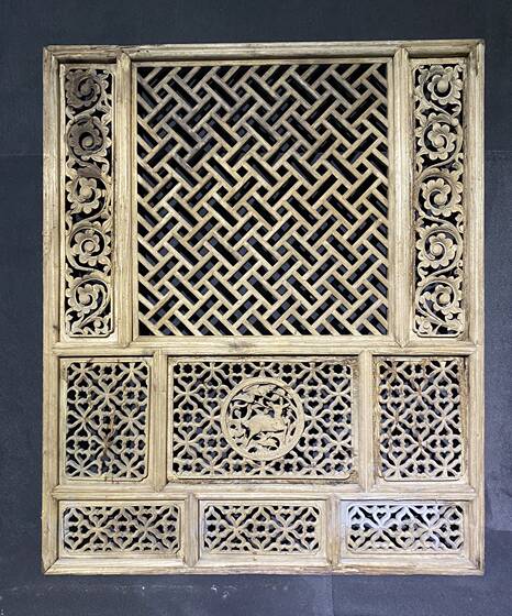 Early Qing Dynasty curly grass pattern windmill pattern magpie sika deer old wood carving large window antique antique collection pendant