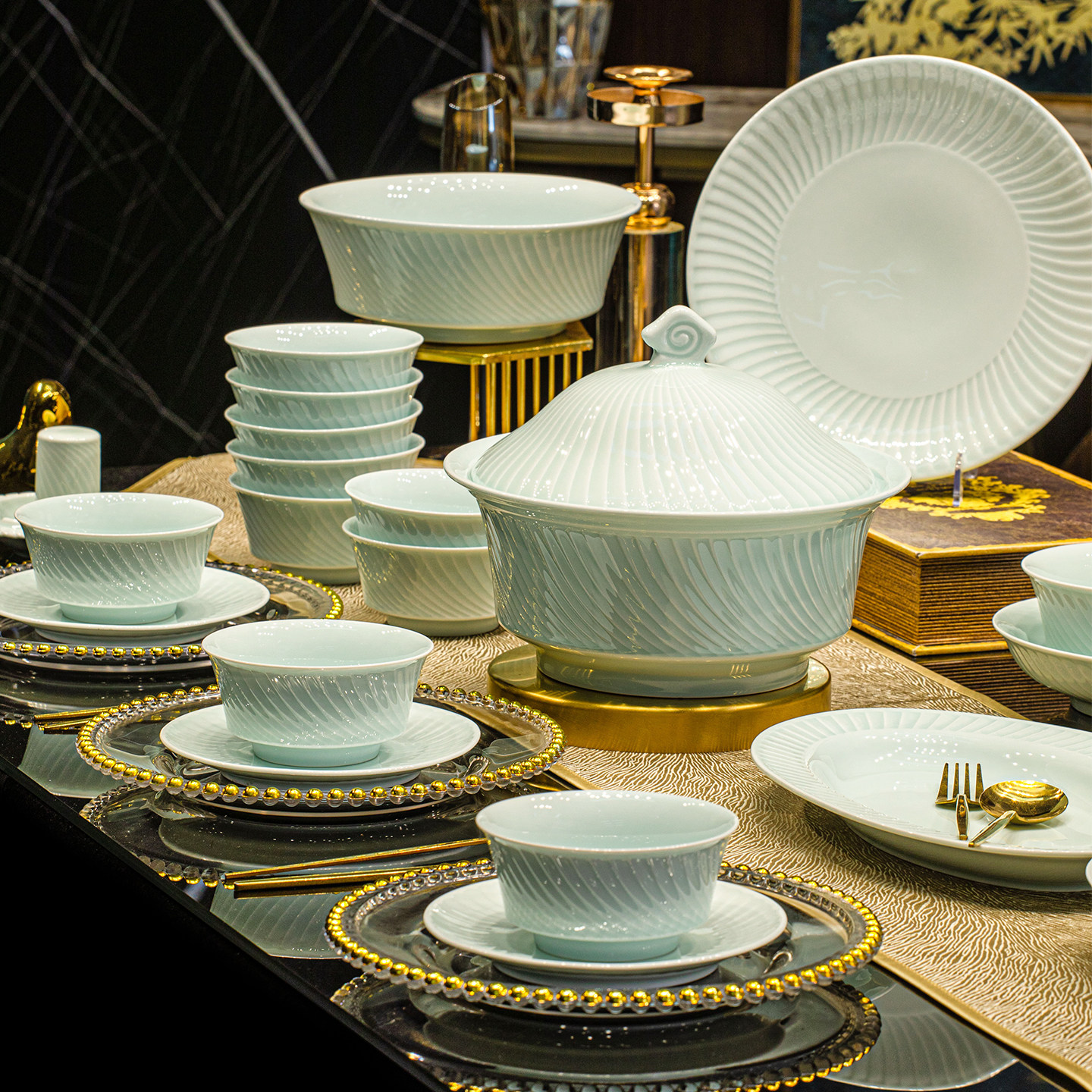 景德镇釉下彩餐具套装青瓷碗家用2025新款高颜值现代碗盘乔迁新居