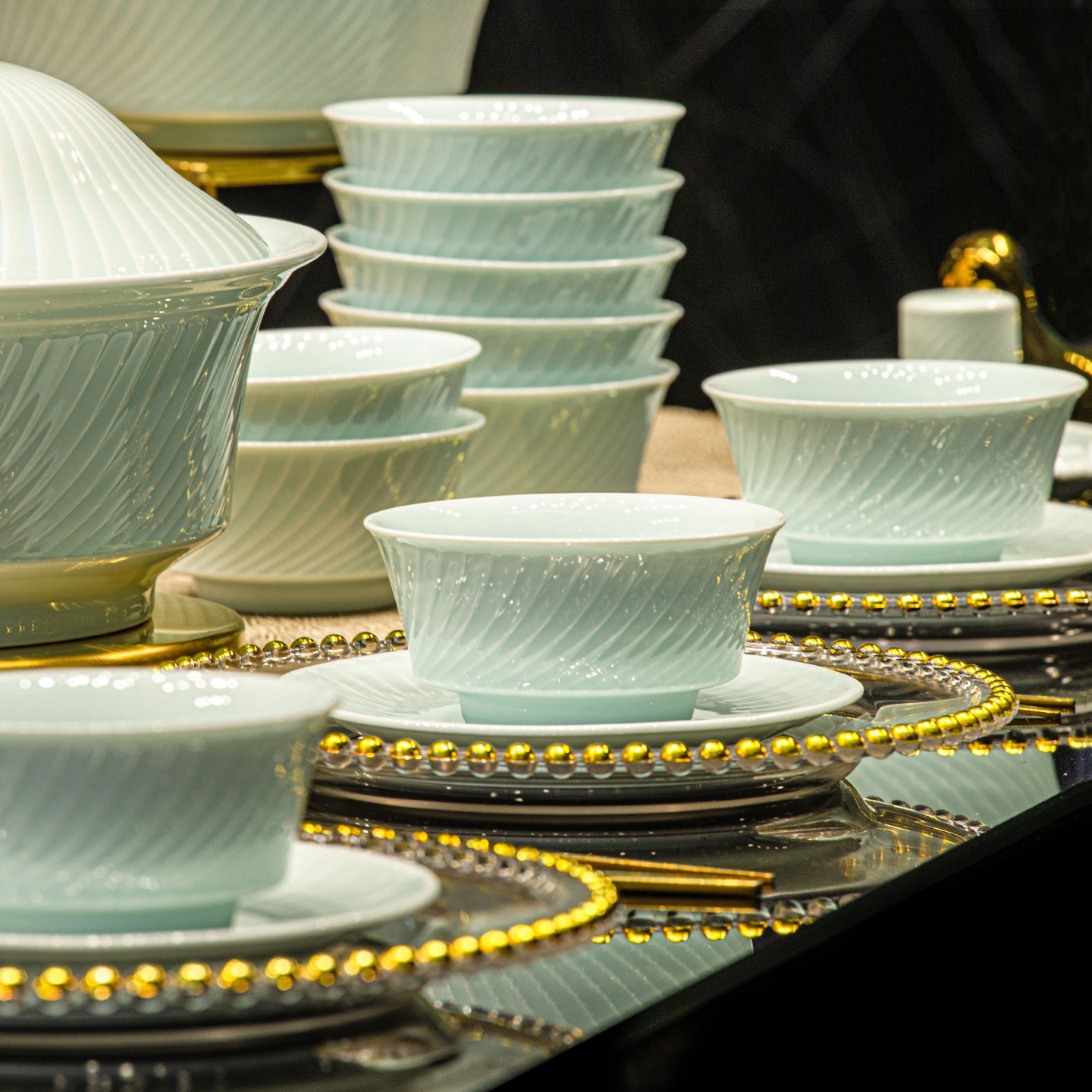 景德镇釉下彩餐具套装青瓷碗家用2025新款高颜值现代碗盘乔迁新居