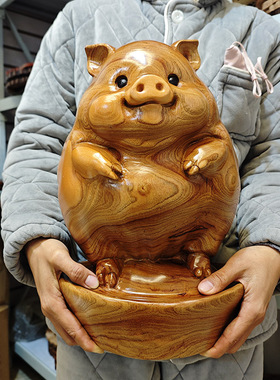 香樟木雕刻元宝猪招财摆件