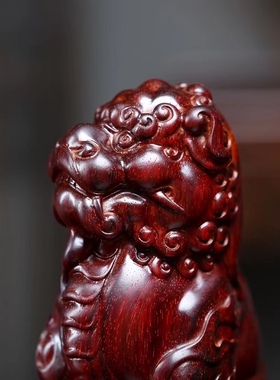 小叶紫檀手工木雕古狮狻猊瑞兽家居书房招财文玩摆件茶宠手把件