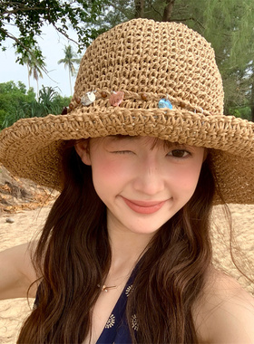 适合海边度假的贝壳草编渔夫帽女