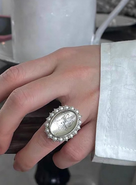 今饰有约小鹿珍珠戒指女