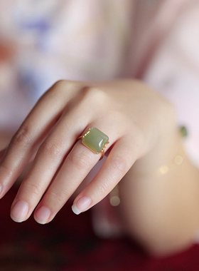 今饰有约小红书绿宝石复古戒指女