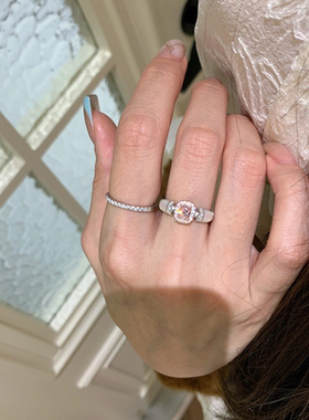 今饰有约法式甜酷风粉色方糖戒指