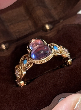 今饰有约九紫离火葫芦戒指女