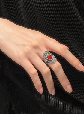 今饰有约新款蛋形瑙玛做旧戒指女