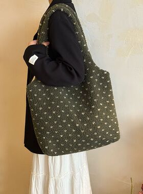 山姆韩系复古仿羊羔毛绒爱心托特包女秋冬大容量单肩包慵懒感通勤