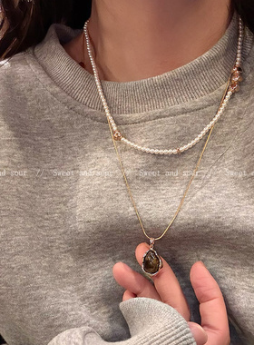 甜酸秋冬虎眼石吊坠项链双层轻奢设计感小众珍珠脖颈锁骨链毛衣链