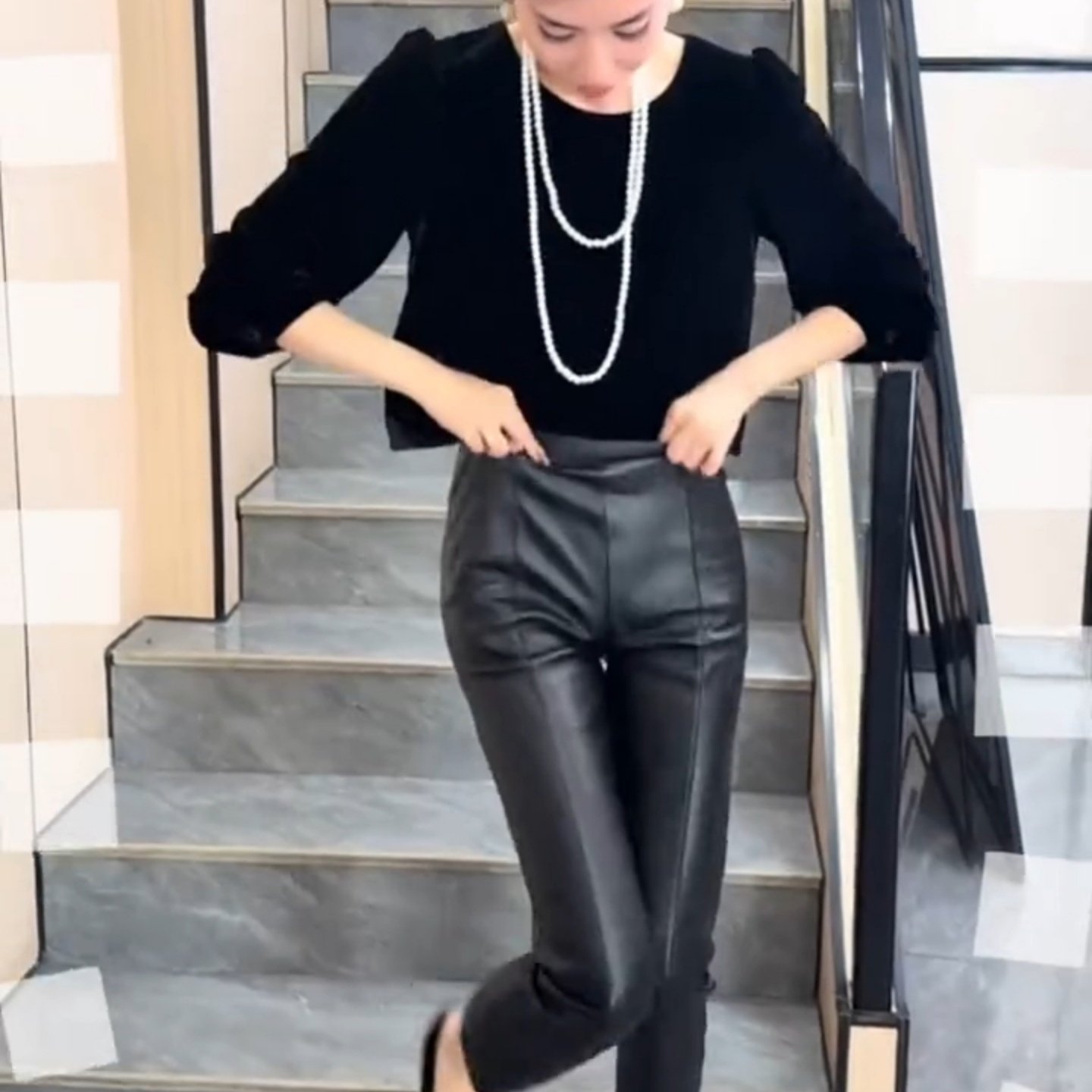 黑色蕾丝美背丝绒上衣女秋小风风灯笼袖打底衫衬衫女九分蛋白皮裤,淘宝优惠券,粉丝福利购,淘宝优惠卷