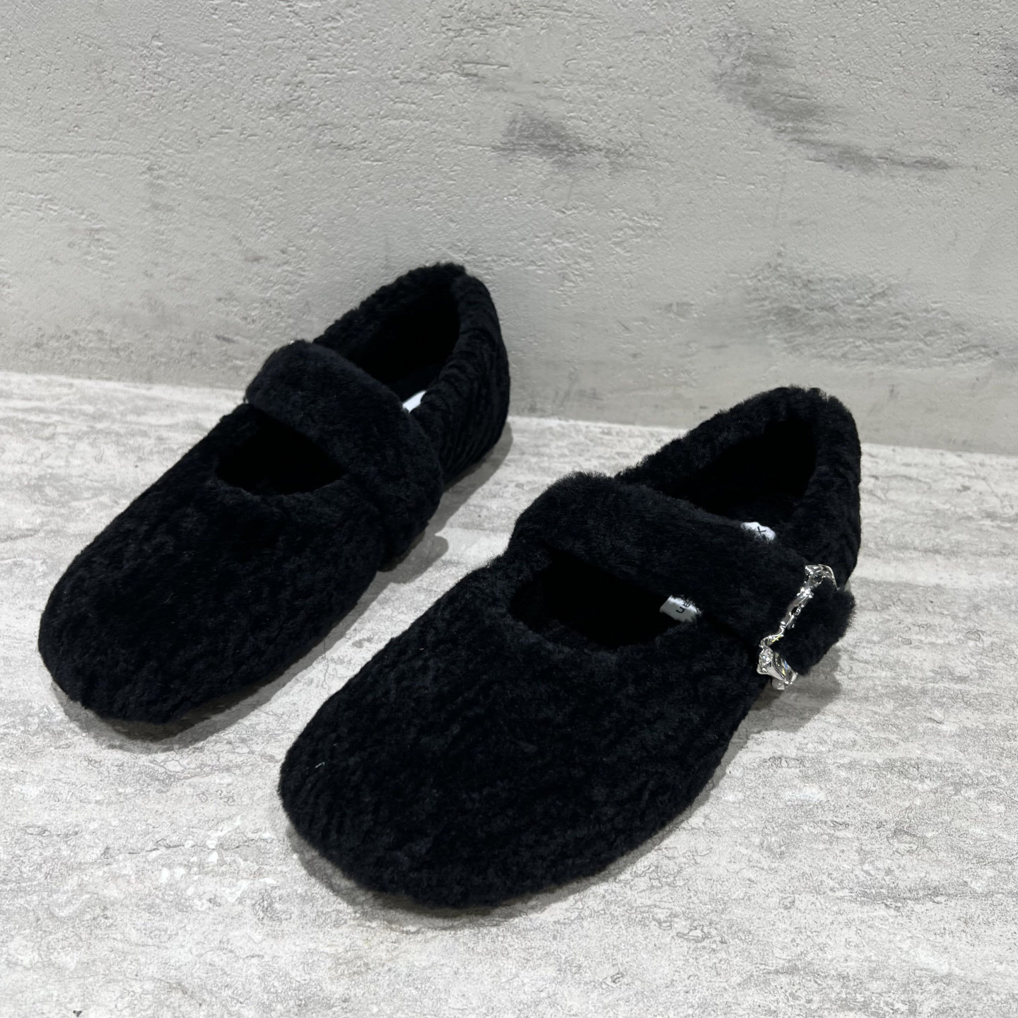 先锋名典女鞋2025冬季新款羊毛平底一字扣带加绒玛丽珍鞋毛毛鞋女,淘宝优惠券,粉丝福利购,淘宝优惠卷