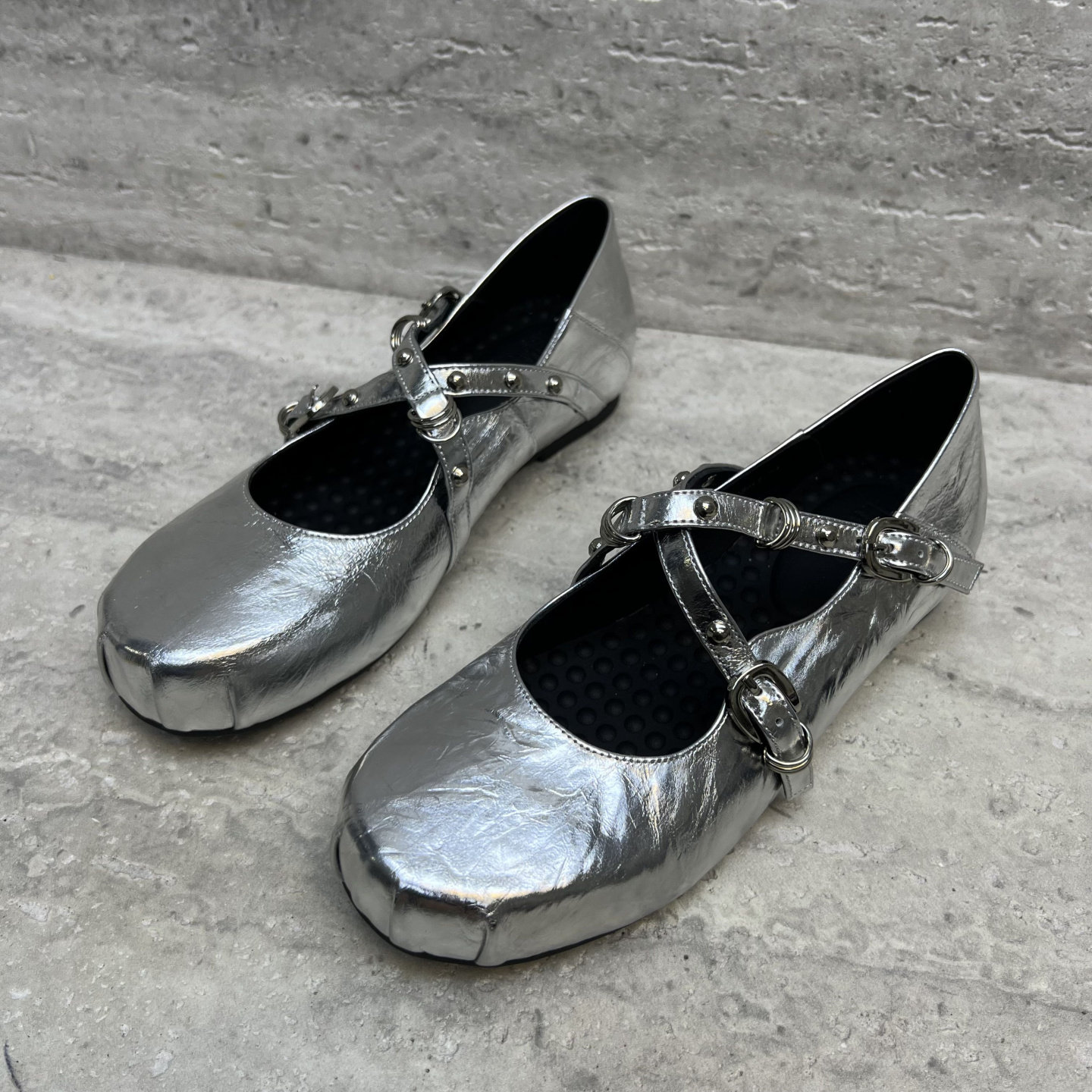 欧洲站女鞋2026春季新欧货真皮平底浅口交叉皮带扣时尚玛丽珍单鞋,淘宝优惠券,粉丝福利购,淘宝优惠卷