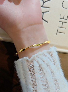 钛钢莫比乌斯不掉色手镯