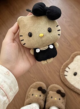 日本代购黑皮凯蒂猫毛绒包挂件