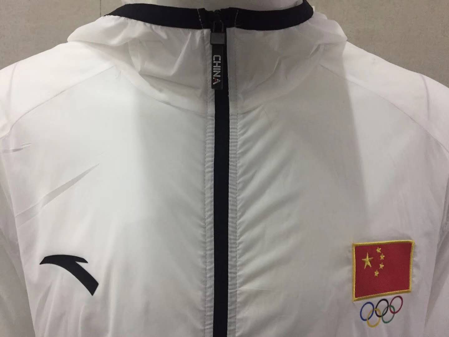 白两色 国家队运动员皮肤衣国服防晒衣蓝 白两色 国家队运动员皮肤衣国服防晒衣蓝