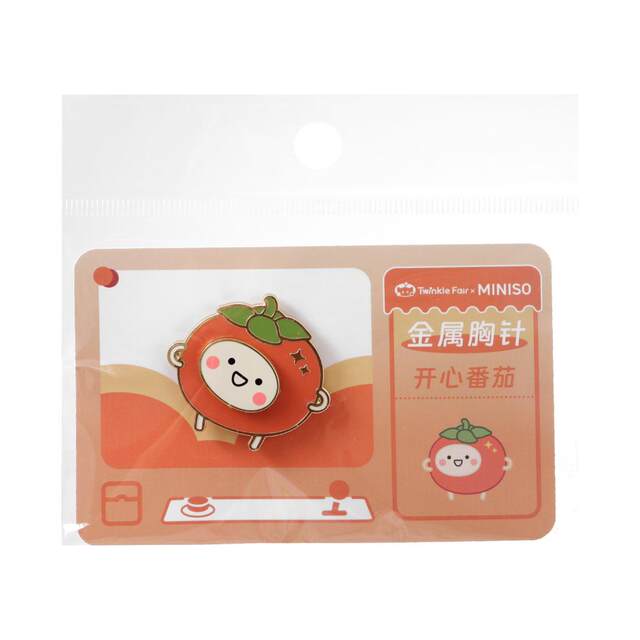 MINISO TWINKLE FAIR, ເຂັມຂັດໂລຫະມ່ວນໆທີ່ມີຮູບຮ່າງໜ້າຮັກ ແລະ ຫຼຽນທີ່ເອົາໄປນຳໄດ້.
