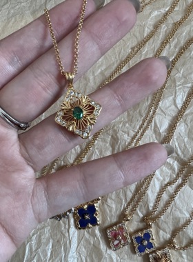 中古vintage宫廷风吊坠项链麻花链金色圆牌不规则纹理项链