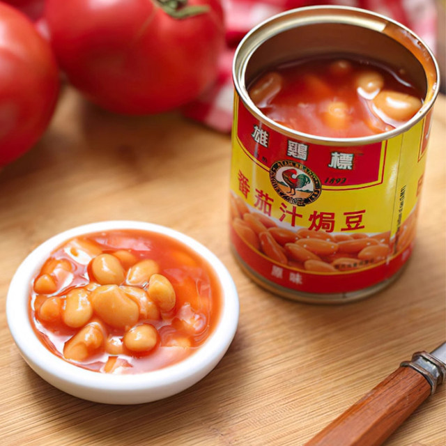 Baked beans with Ayam brand tomato sauce imported from Vietnam