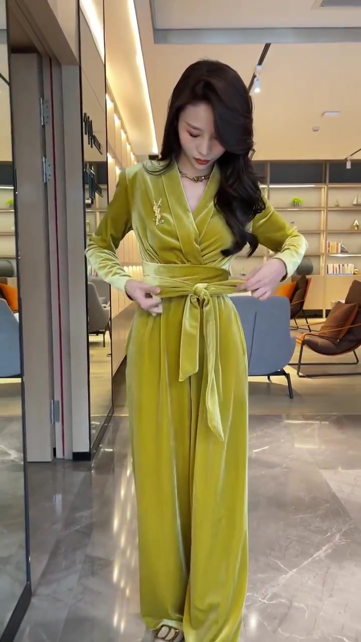 网红爆款金丝绒连体衣裤女2023年春季新款韩版显瘦长袖V领阔腿裤,淘宝优惠券,粉丝福利购,淘宝优惠卷
