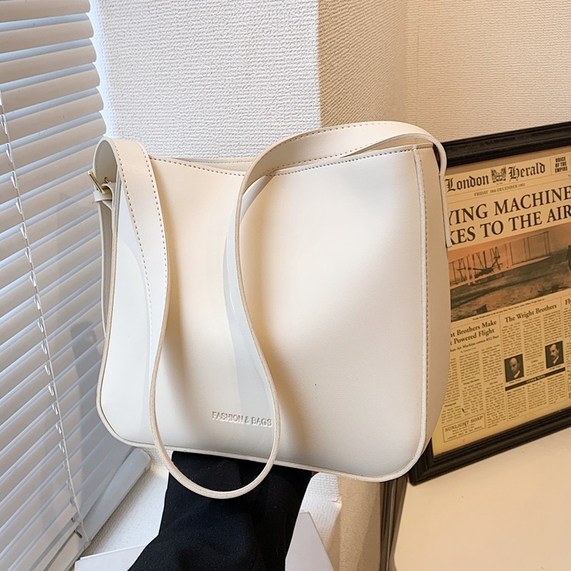 大容量包包女包秋冬简约宽带斜挎包高级质感单肩包百搭通勤水桶包,淘宝优惠券,粉丝福利购,淘宝优惠卷