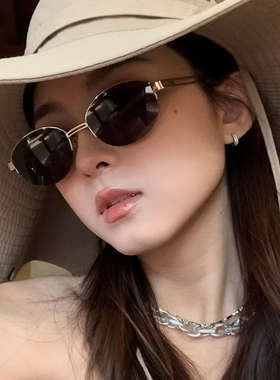 上镜出圈2026春夏老钱风大猫眼茶色太阳眼镜街拍白月光显脸小墨镜